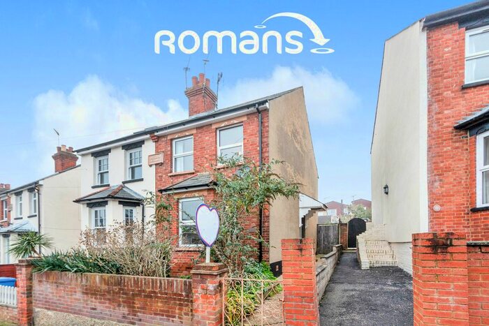 3 Bedroom Semi-Detached House To Rent In Waterloo Road, Aldershot, GU12