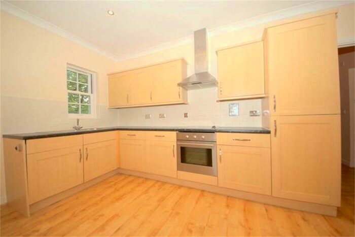 2 Bedroom Flat To Rent In Blackwell Close, Winchmore Hill N21