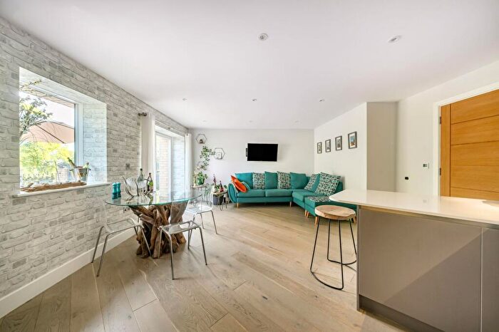 1 Bedroom Flat For Sale In Court Lane, Oaks View Court Lane, KT19