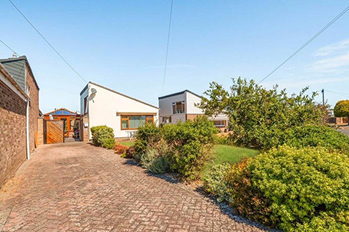 3 Bedroom Detached Bungalow For Sale In Mallard Crescent, Pagham, Bognor Regis, PO21