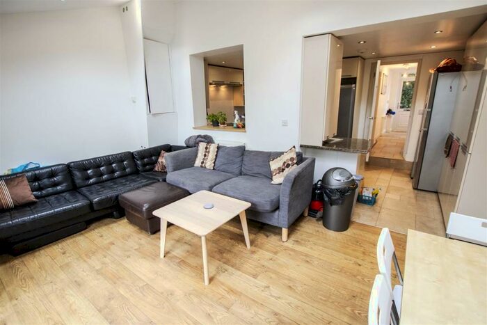 8 Bedroom House To Rent In Harrow Road, Birmingham, B29