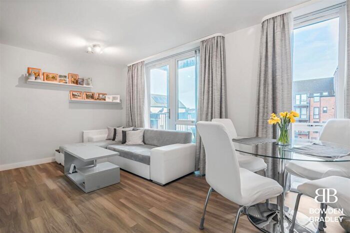 1 Bedroom Apartment For Sale In Marine Crescent, Hainault, IG6