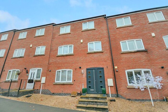 4 Bedroom Town House To Rent In St. Emmanuel View, NG5