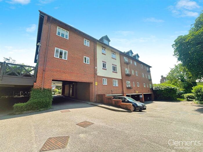 1 Bedroom Flat To Rent In Alexandra Road, Hemel Hempstead, HP2