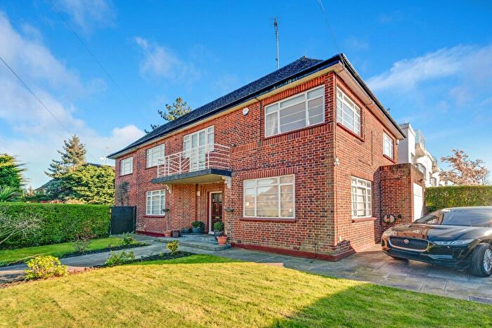 4 Bedroom Detached House For Sale In Linden Lea, London, N2