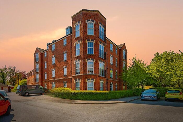 2 Bedroom Flat For Sale In Magnus Court, Chester Green, Derby, DE21