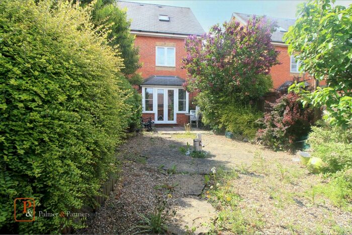 3 Bedroom End Of Terrace House To Rent In Hatcher Crescent, Colchester, Essex, CO2