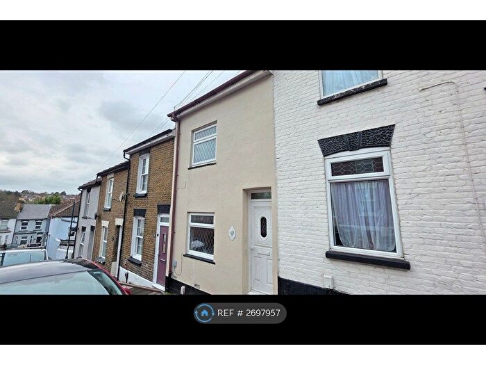2 Bedroom Terraced House To Rent In Chatham, Chatham, ME5