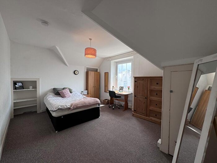 3 Bedroom Apartment To Rent In Headland Park Flat, PL4