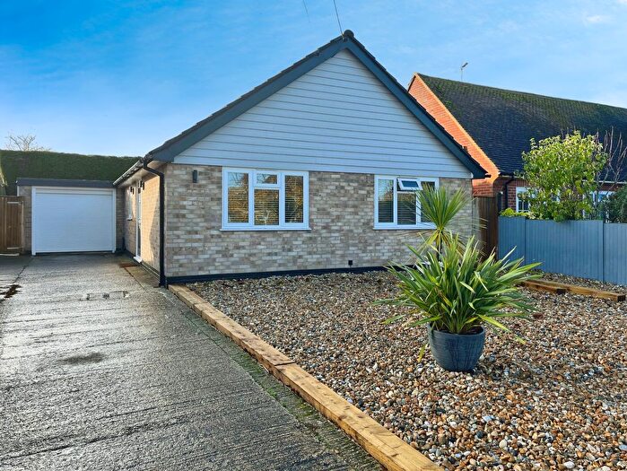 3 Bedroom Bungalow For Sale In Queens Road, New Romney, TN28