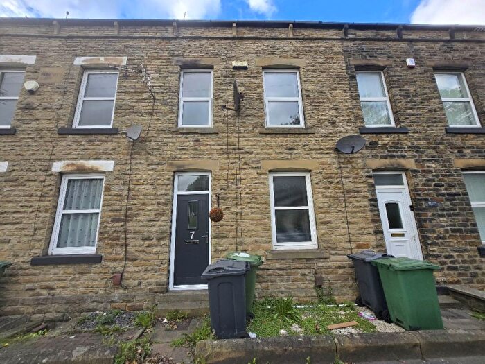 2 Bedroom Terraced House To Rent In Staincliffe Road, Dewsbury, WF13