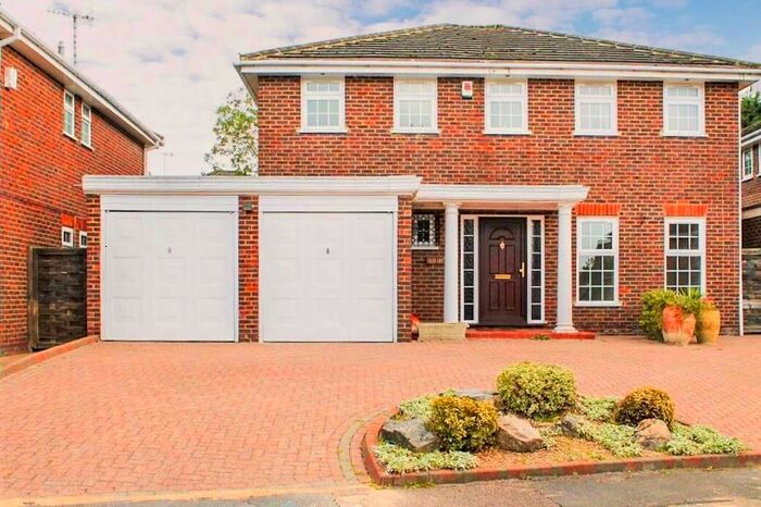 5 Bedroom Detached House To Rent In Eastglade, Northwood, HA6