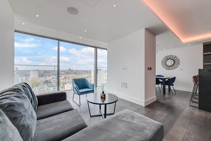 3 Bedroom Flat To Rent In Carrara Tower, Bollinder Place, EC1V