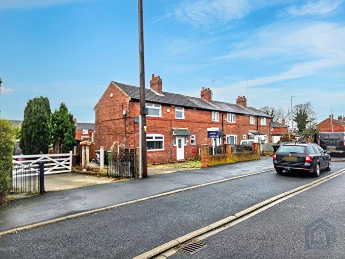 3 Bedroom End Of Terrace House For Sale In Poole Road, Leeds, LS15