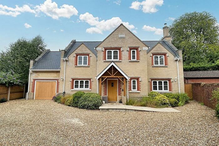 5 Bedroom Detached House To Rent In Wimborne, BH21