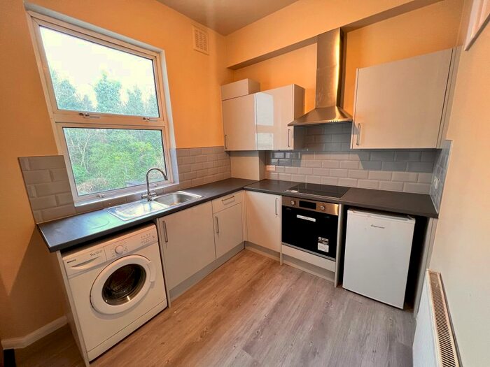 Studio To Rent In Florence Road, London, N4