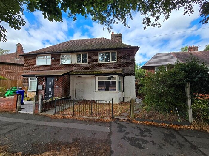 3 Bedroom Semi-Detached House For Sale In Poundswick Lane, Manchester, M22