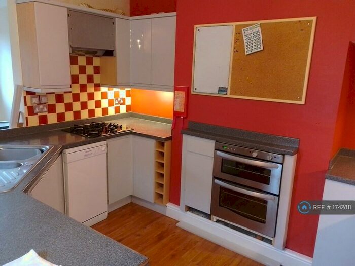 3 Bedroom Semi-Detached House To Rent In Truswell Avenue, Sheffield, S10