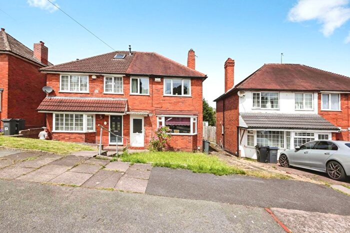 3 Bedroom Semi Detached House For Sale In Holmesfield Road, Birmingham, West Midlands, B42