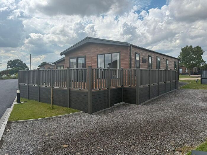 3 Bedroom Mobile/park Home For Sale In Back Road, Newton On Derwent, York, YO41