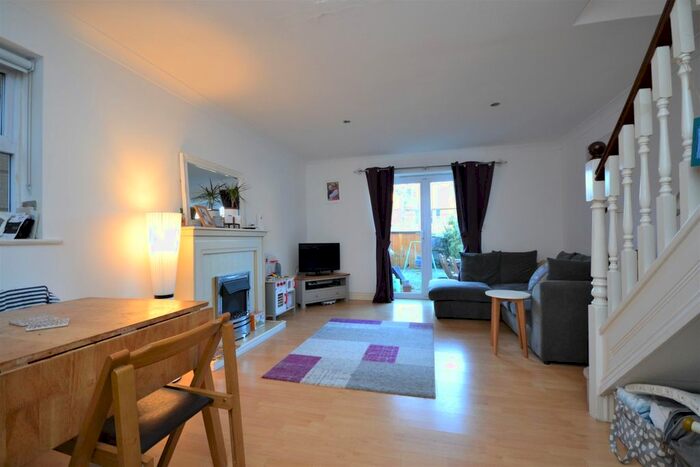 2 Bedroom Semi-Detached House To Rent In Sparkes Close, Bromley BR2