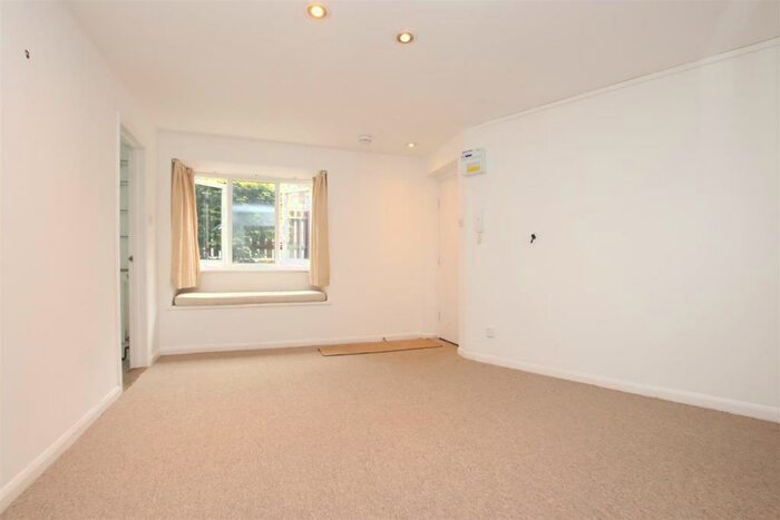 1 Bedroom Flat To Rent In Coromandel Heights, Camden Row, Bath, BA1