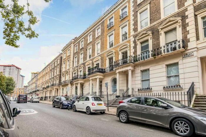 3 Bedroom Flat To Rent In Oakley Square, Mornington Crescent, NW1