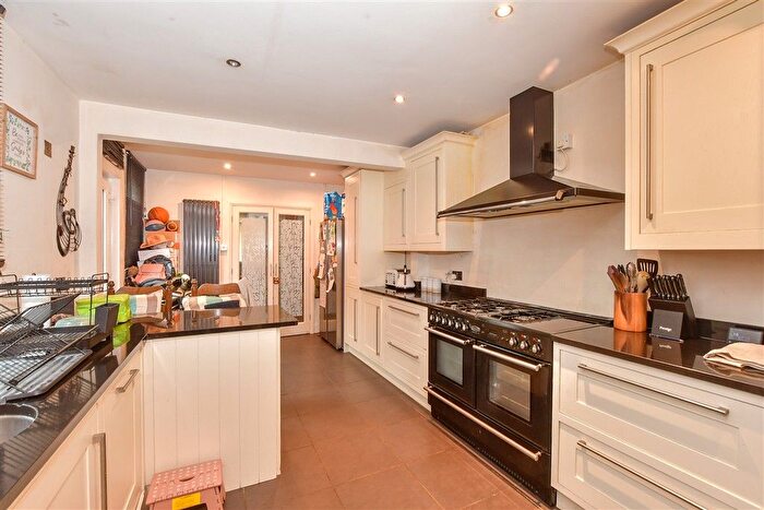 6 Bedroom Semi-detached House For Sale In Magazine Road, Ashford, Kent, TN24