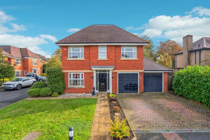 5 Bedroom Detached House To Rent In Rosken Grove, Farnham Royal, Slough, SL2