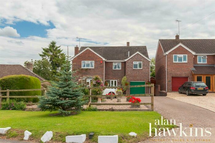 5 Bedroom Detached House For Sale In Shoemaker Lane, Barnes Green, Brinkworth, SN15