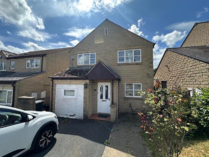 3 Bedroom Semi-Detached House To Rent In Heath Lea, Halifax, HX1
