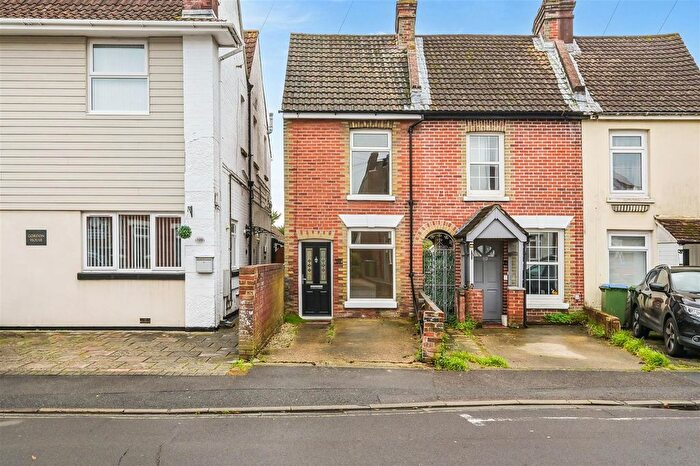 2 Bedroom End Terrace House For Sale In Gordon Road, Fareham, PO16