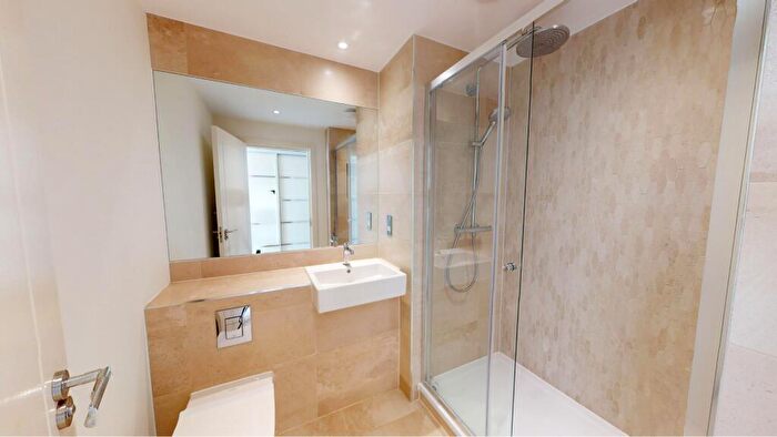 2 Bedroom Flat For Sale In Western Road, City Centre, Brighton, BN1