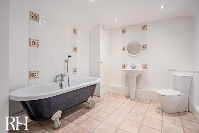 1 Bedroom Semi-Detached House To Rent In , LL31