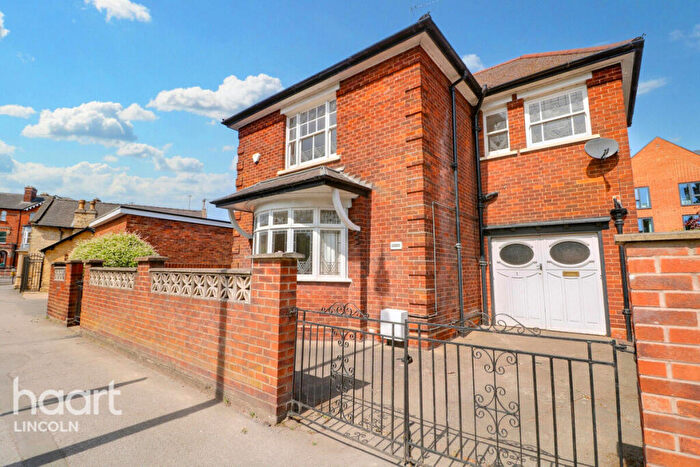2 Bedroom Detached House For Sale In South Park, Lincoln, LN5