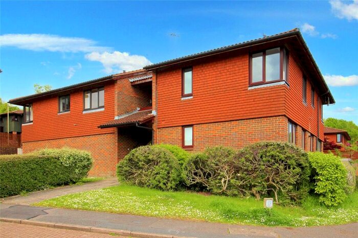 2 Bedroom Flat To Rent In Brickfields Close, Lychpit, Basingstoke, Hampshire, RG24