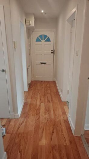 2 Bedroom Flat To Rent In River Court Busby Road Glasgow, G76