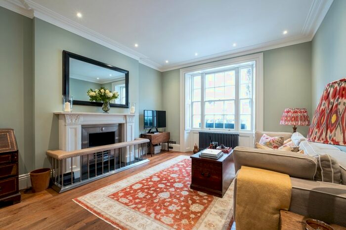 3 Bedroom Flat To Rent In Ebury Street, London, SW1W
