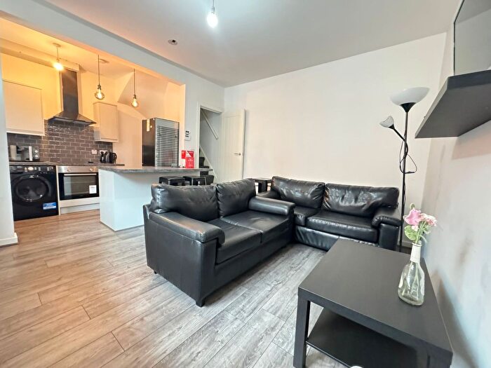 3 Bedroom Terraced House To Rent In Thornville Mount, Hyde Park, Leeds, LS6