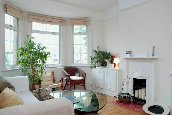 1 Bedroom Flat To Rent In Popham Gardens, Richmond, TW9