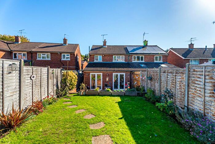 3 Bedroom Semi-Detached House For Sale In Ladies Grove, St. Albans, Hertfordshire, AL3