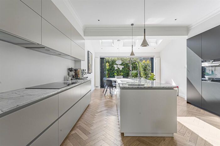 3 Bedroom Terraced House For Sale In Clifton Park Avenue, Raynes Park, SW20