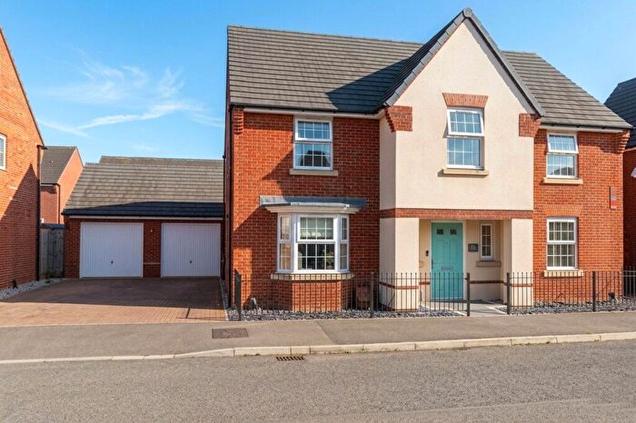 4 Bedroom Detached House For Sale In Blue Funnel Grange, Brooklands, Milton Keynes, MK10