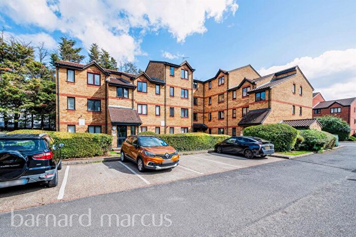 2 Bedroom Flat For Sale In Samuel Close, London, SE14