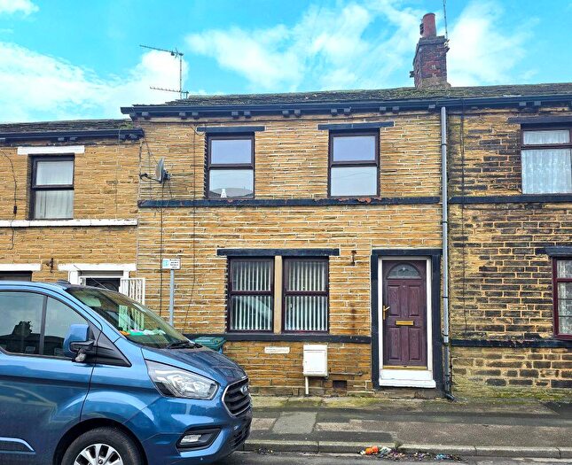 2 Bedroom Terraced House For Sale In Parratt Row, Bradford, BD3