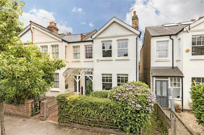 4 Bedroom Property To Rent In Bridgeman Road, Teddington, TW11