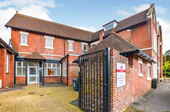 1 Bedroom Flat To Rent In Parkway Court, Eastleigh, SO50