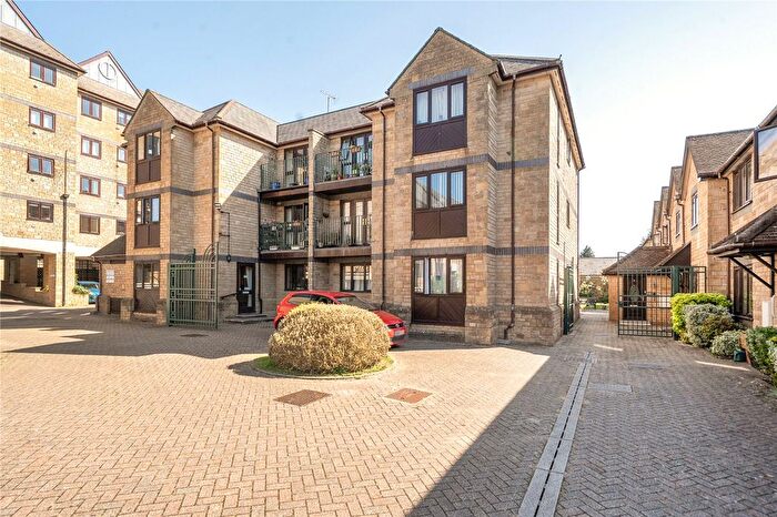 2 Bedroom Flat For Sale In Long Street, Sherborne, Dorset, DT9