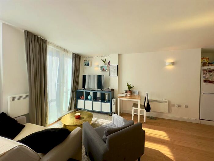 1 Bedroom Flat To Rent In Wandsworth High Street, London, SW18