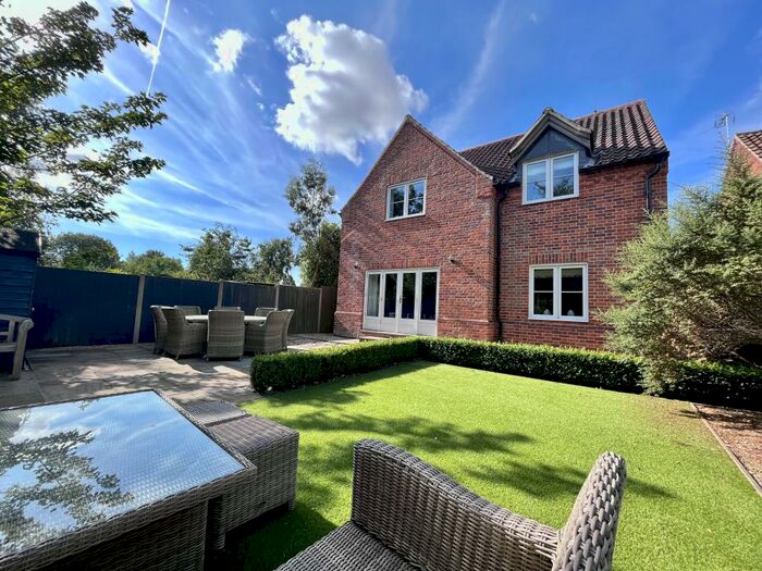 4 Bedroom House To Rent In The Street, Aylmerton, NR11